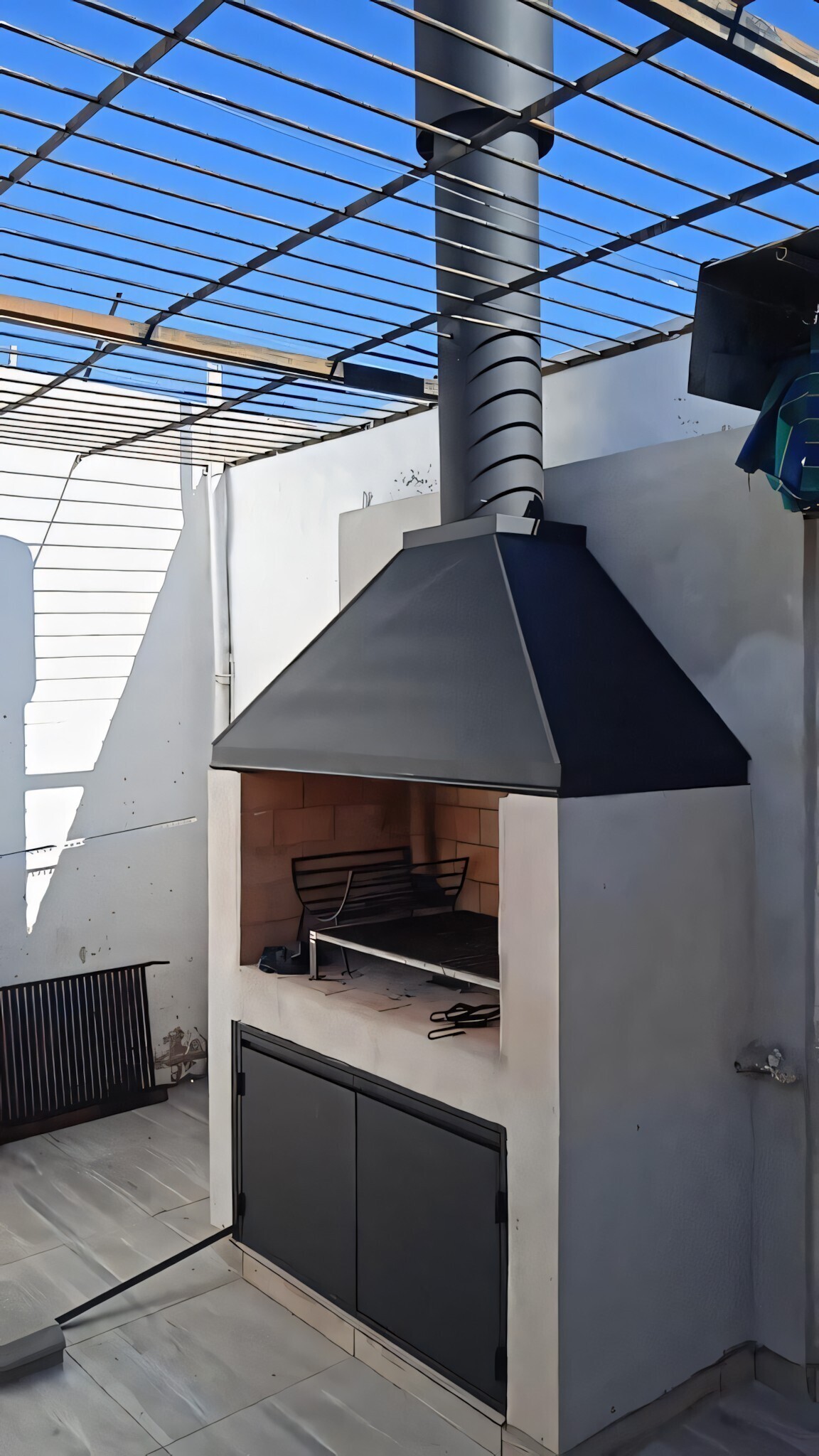Chimenea tipo americana cilíndrica para parrilla, diseño rústico artesanal en chapa calibre 18